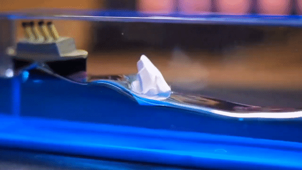 Unsinkable Titanic Fidget cum Showpiece
