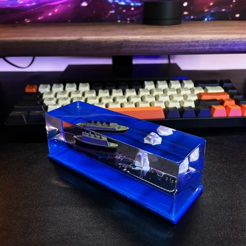 Unsinkable Titanic Fidget cum Showpiece